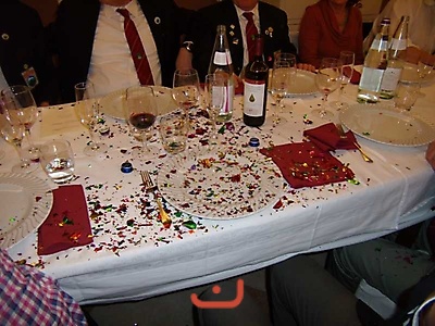SPUMANTE E CORIANDOLI